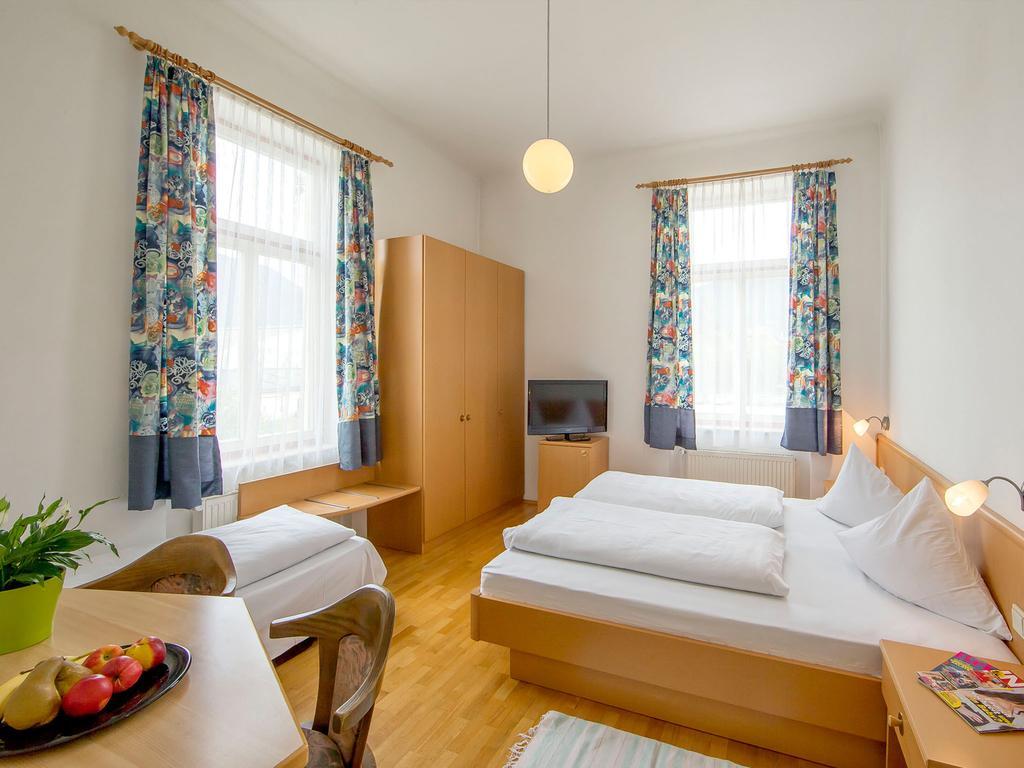 Villa Residence Santer Brunico Ruang foto