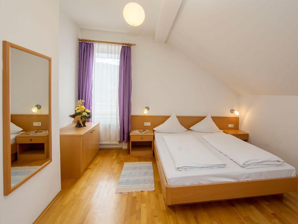 Villa Residence Santer Brunico Ruang foto